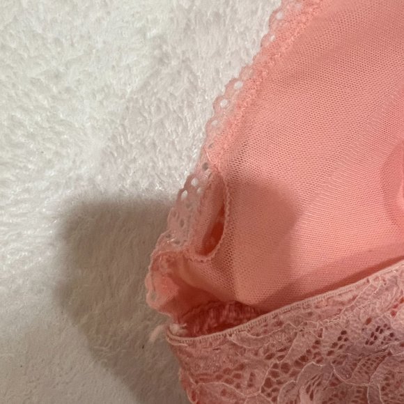 Adrienne Vittadini Sexy Pink Lace Bra Size - Large NWOT - Picture 5 of 8